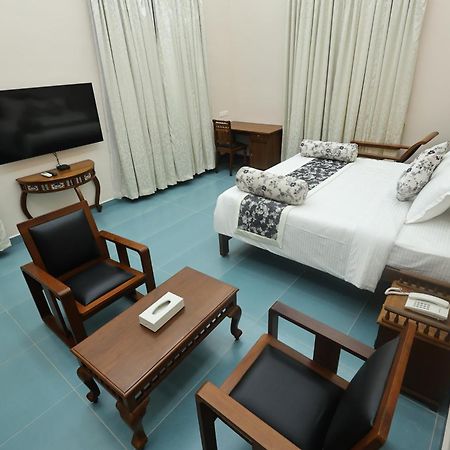 Le Colonial Suites Pondicherry Exterior photo
